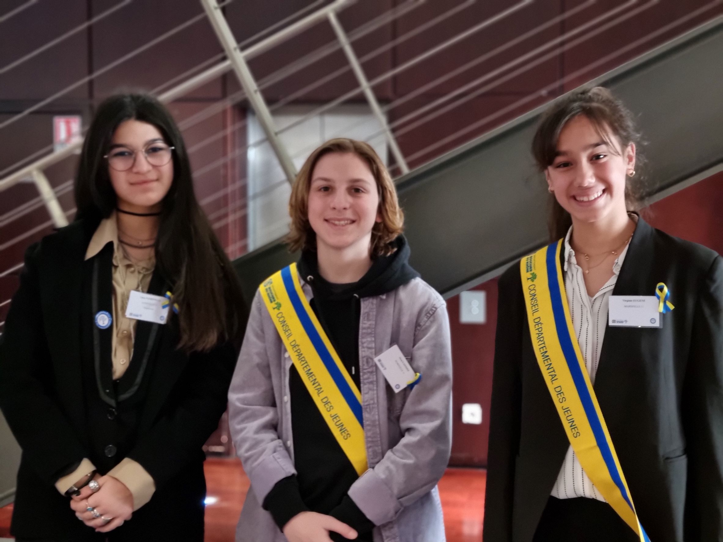 Visuel : Virginie et Orso élus au Conseil départemental des Jeunes, Lilou membre du conseil des jeunes de Provence
