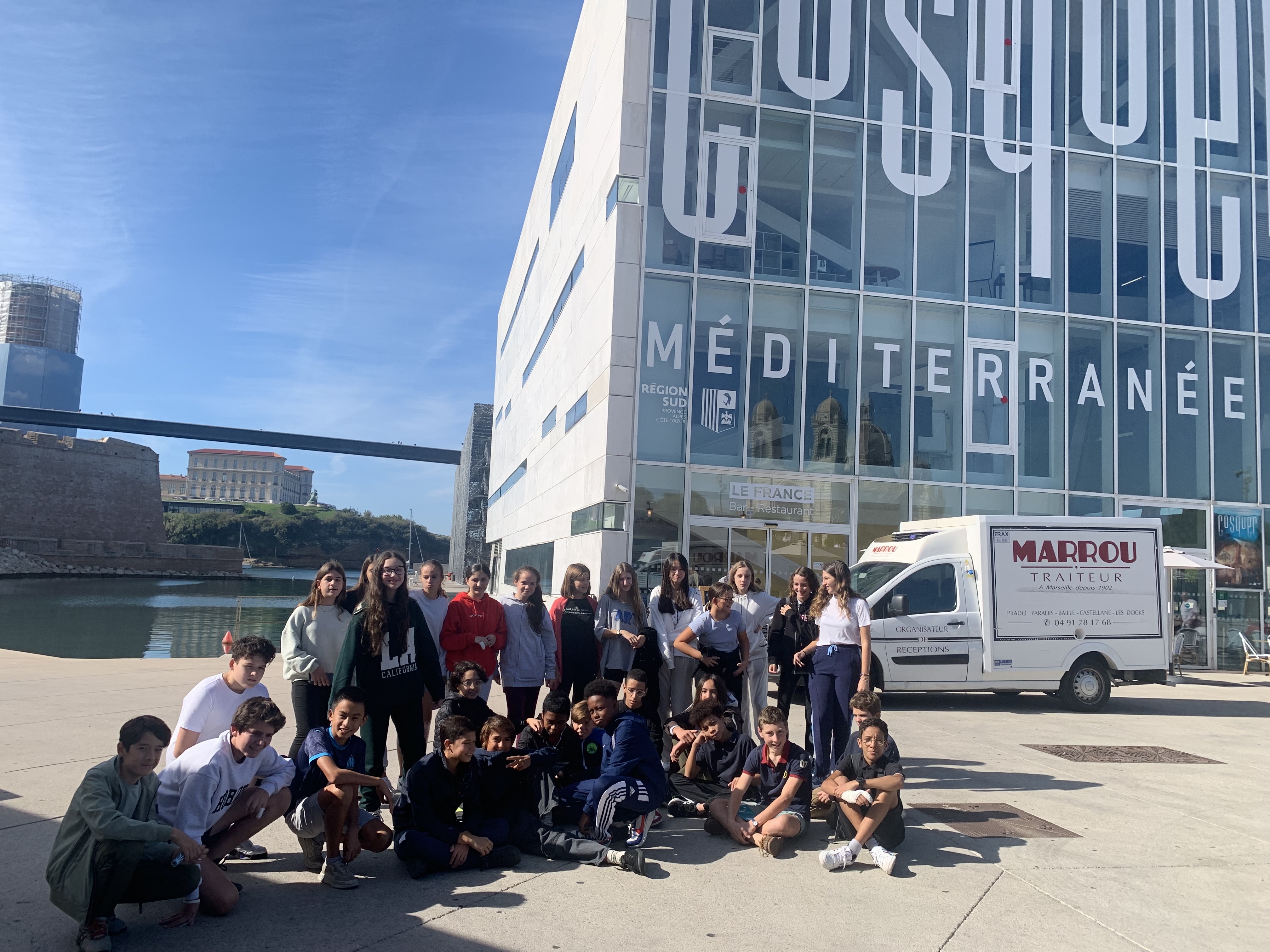 Visuel : LES 4EME A EN SORTIE A LA GROTTE COSQUER