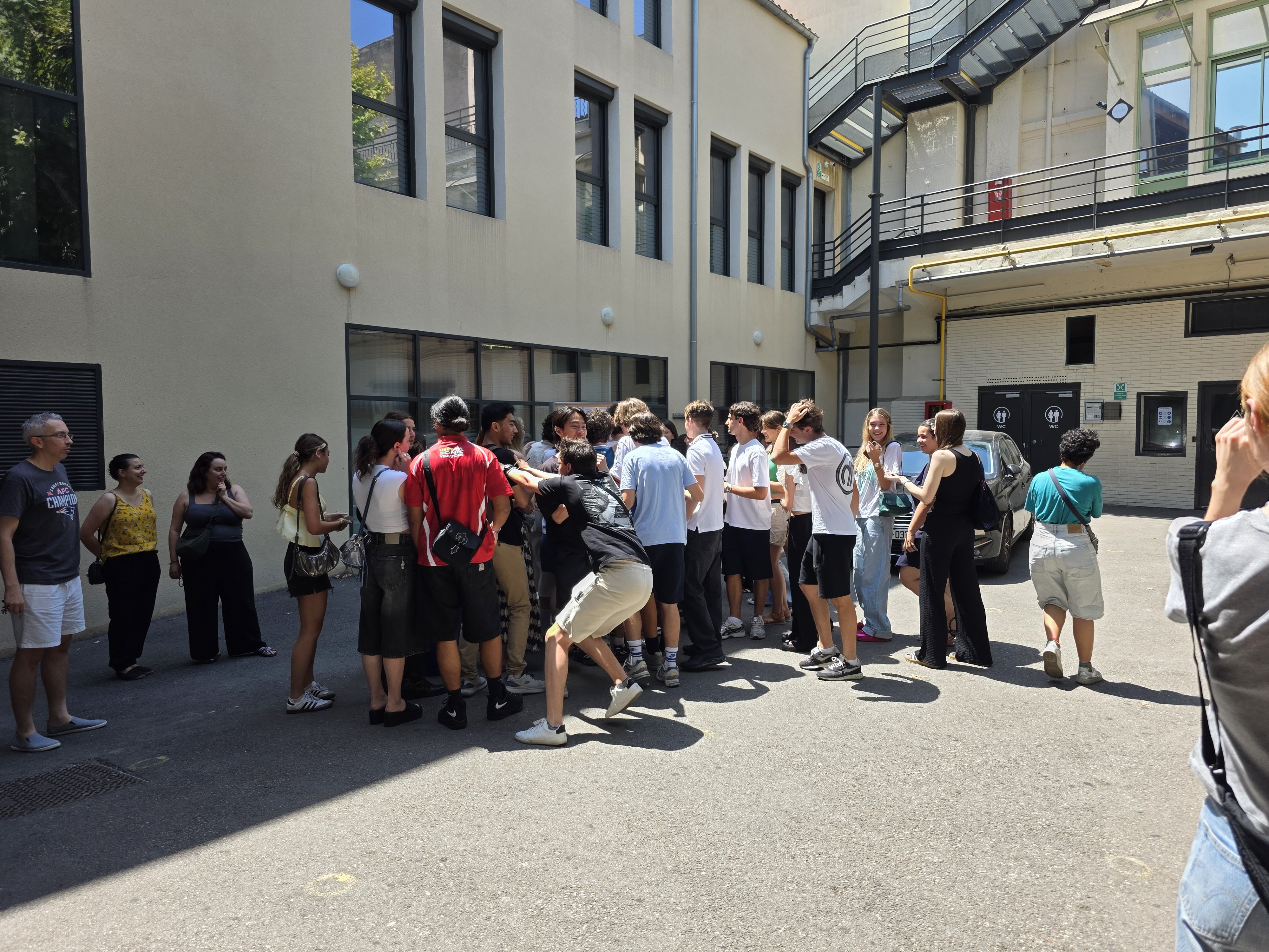 Visuel : RESULTATS AUX EXAMENS TOUJOURS MEILLEURS !