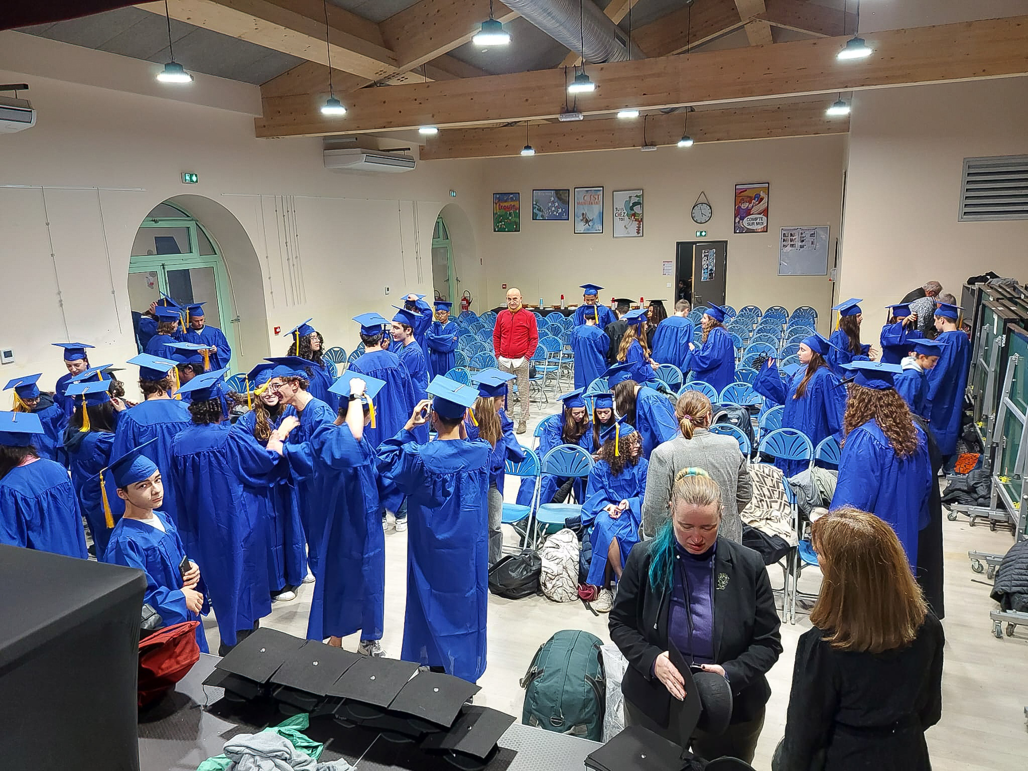 Visuel : Cambridge: diplmes, toges ,pompons, mortiers et fiert  volont!