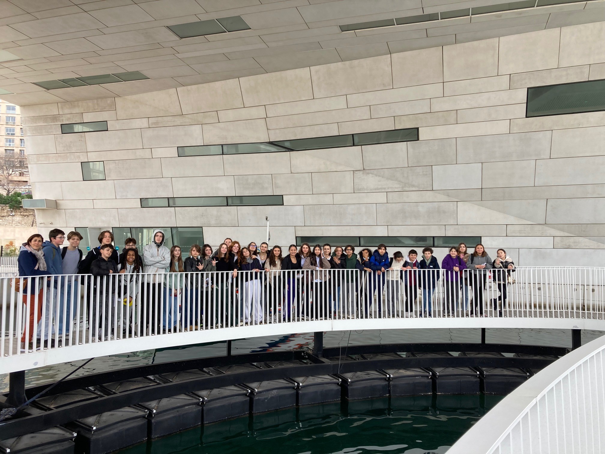 Visuel : LES 4EME C A LA DECOUVERTE DE LA GROTTE COSQUER !