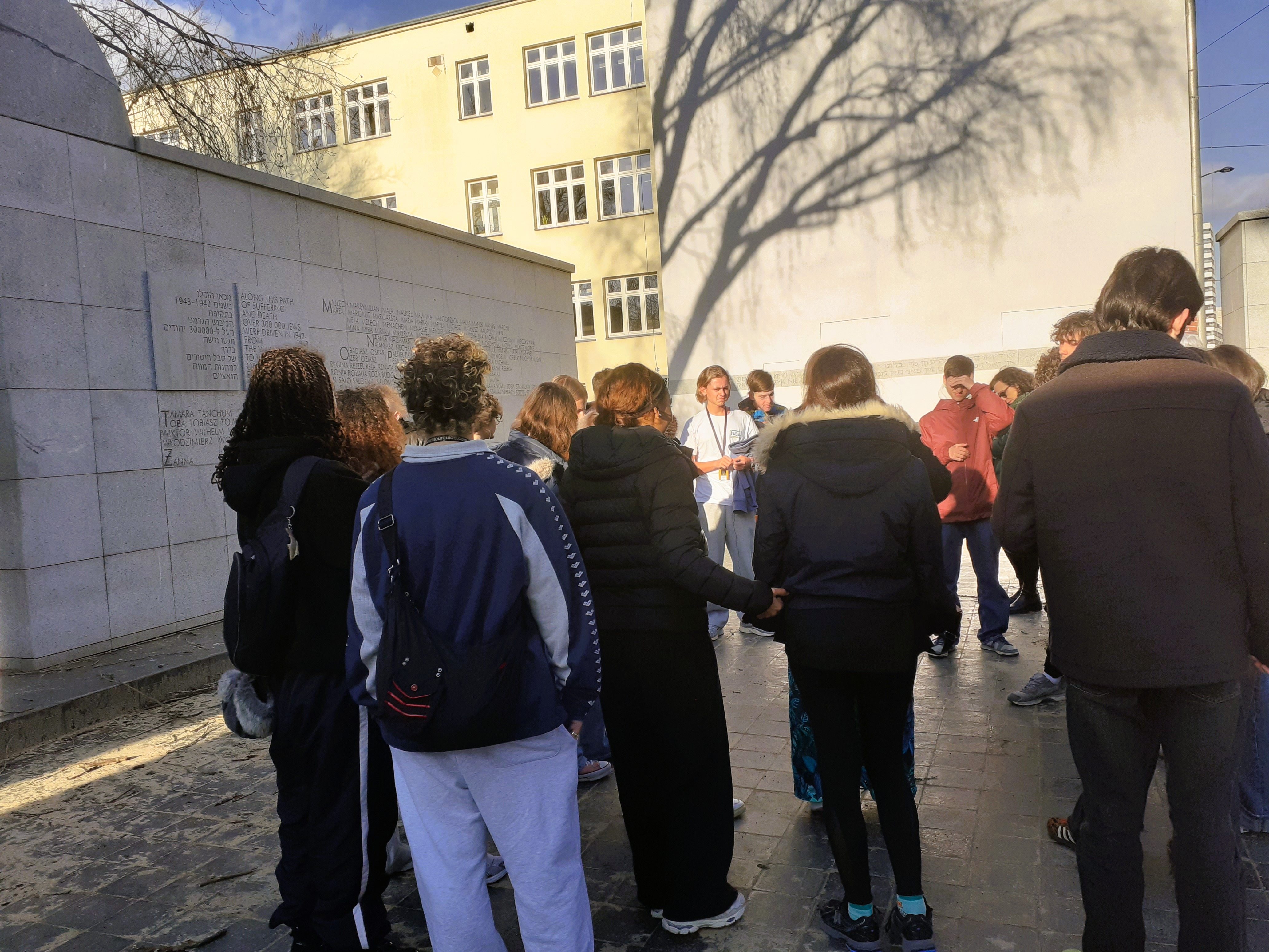 Visuel : DEVOIR DE MEMOIRE